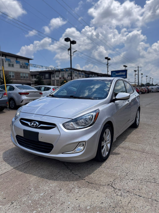 Hyundai Accent 2012